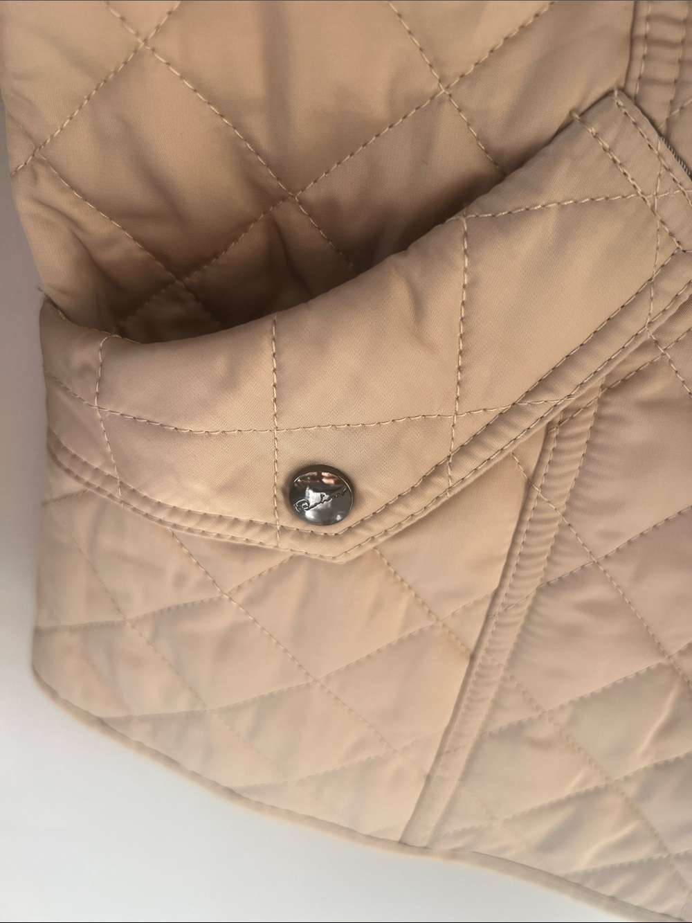 Burberry Quilted Beige Puffer Coat with Signature Check Lining - Picture 3 of 10